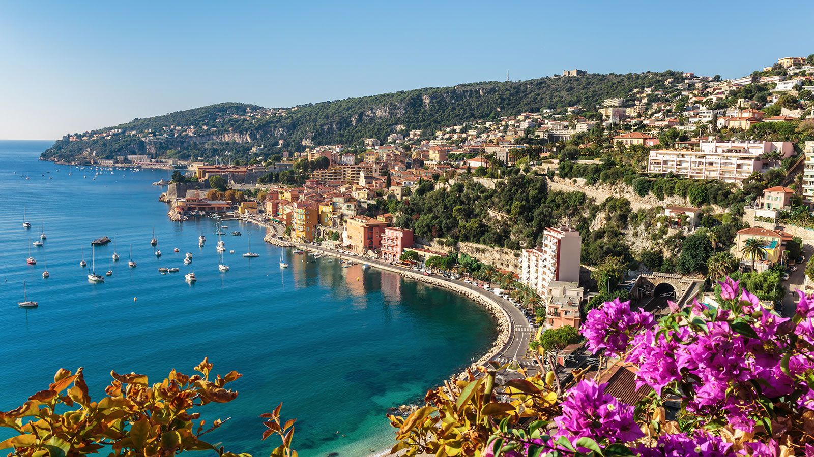 Luxury yacht charter in the French Riviera
